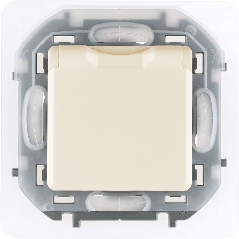 Legrand INSPIRIA Слоновая кость Розетка 2К+З IP 44 с откидной крышкой и шторками 16 А - 250 В