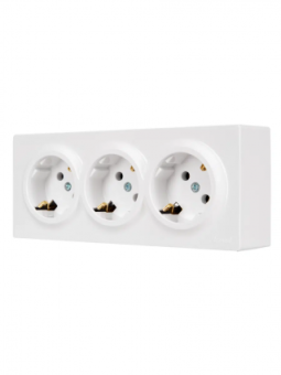 LETO Розетка тройная с/з откр.уст. ПБТ белый 