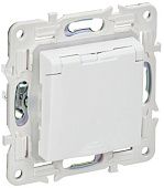 SKANDY Розетка 1-местная с заземл. с защ.шторками и крышкой 16А IP44 SK-R11W арктический белый